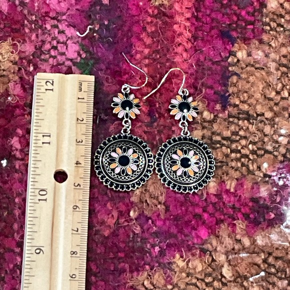 Elegant Floral Dangle Earrings - Picture 7 of 9